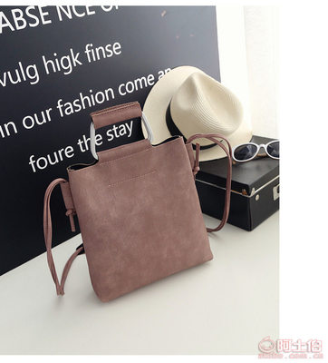 2016歐美潮流新款女包 引領(lǐng)時(shí)尚風(fēng)潮的單肩斜挎包批發(fā)指南